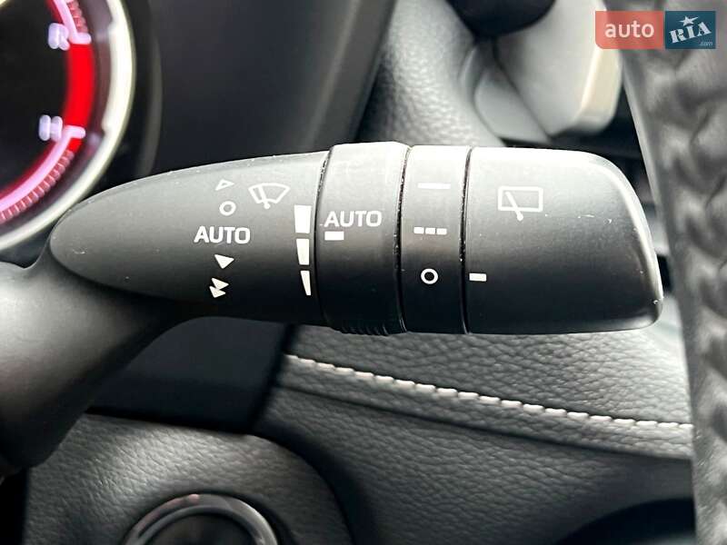 Позашляховик / Кросовер Toyota RAV4 2019 в Києві