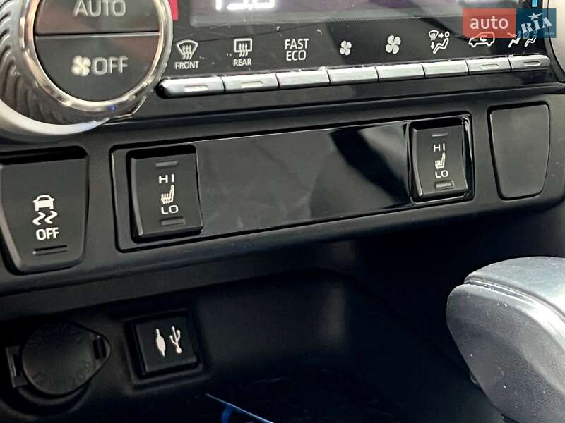 Позашляховик / Кросовер Toyota RAV4 2019 в Києві