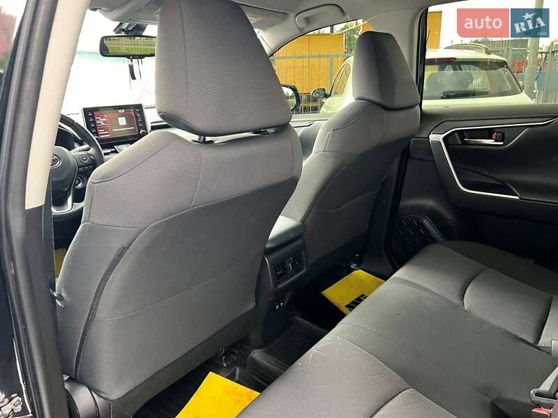 Позашляховик / Кросовер Toyota RAV4 2019 в Києві