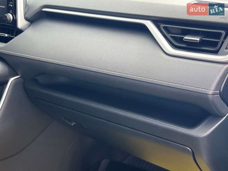Позашляховик / Кросовер Toyota RAV4 2019 в Києві