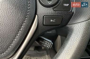 Внедорожник / Кроссовер Toyota RAV4 2018 в 