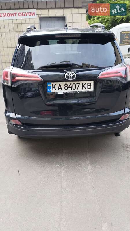 Внедорожник / Кроссовер Toyota RAV4 2017 в Киеве