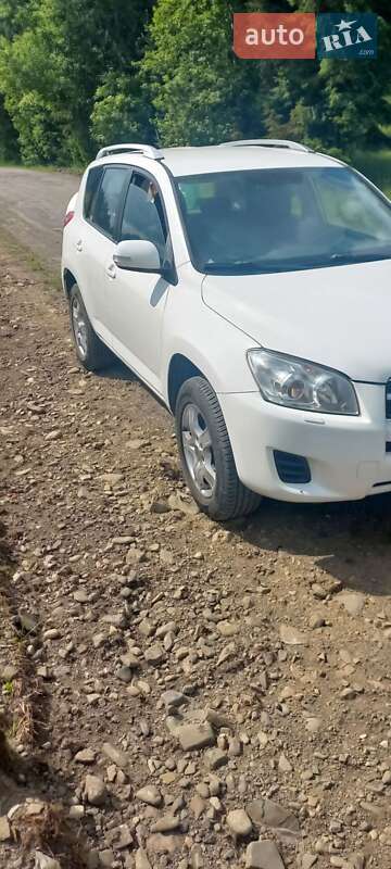 Позашляховик / Кросовер Toyota RAV4 2009 в 