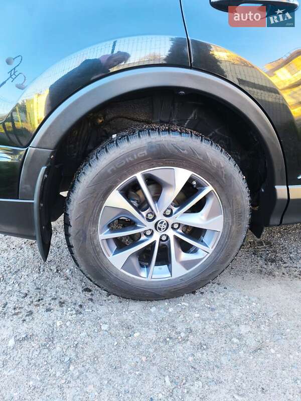 Позашляховик / Кросовер Toyota RAV4 2018 в Одесі