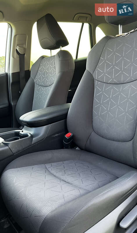 Внедорожник / Кроссовер Toyota RAV4 2021 в Сквире