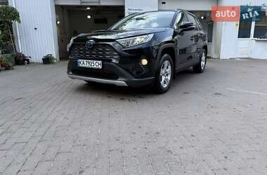 Внедорожник / Кроссовер Toyota RAV4 2020 в Киеве