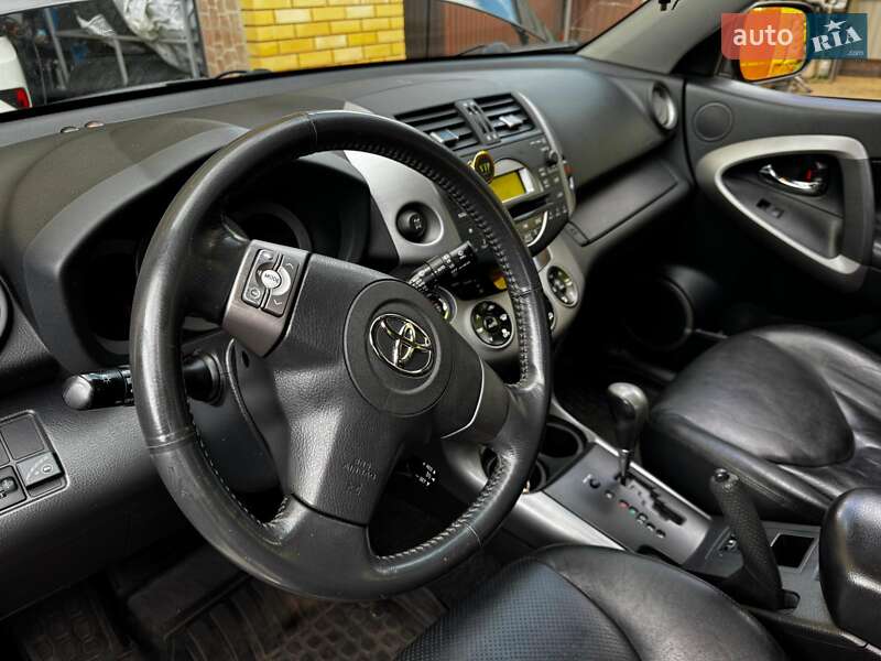 Внедорожник / Кроссовер Toyota RAV4 2008 в Житомире