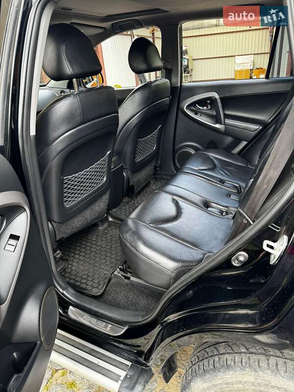 Внедорожник / Кроссовер Toyota RAV4 2008 в Житомире