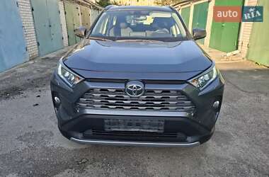 Внедорожник / Кроссовер Toyota RAV4 2019 в 