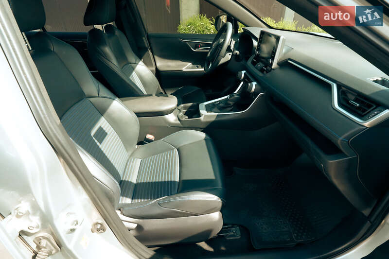 Внедорожник / Кроссовер Toyota RAV4 2019 в Киеве фото 6 Внедорожник / Кроссовер Toyota RAV4 2019 в Киеве