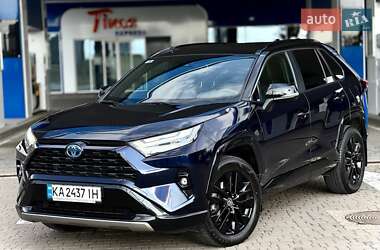 Внедорожник / Кроссовер Toyota RAV4 2022 в 