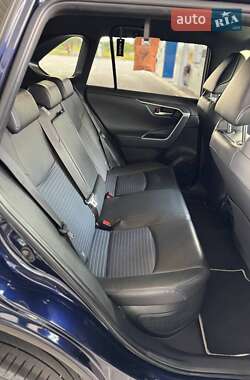 Внедорожник / Кроссовер Toyota RAV4 2022 в 