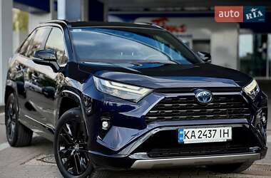 Внедорожник / Кроссовер Toyota RAV4 2022 в 