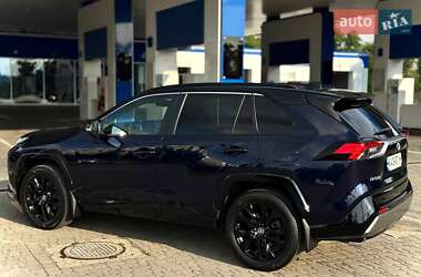 Внедорожник / Кроссовер Toyota RAV4 2022 в 