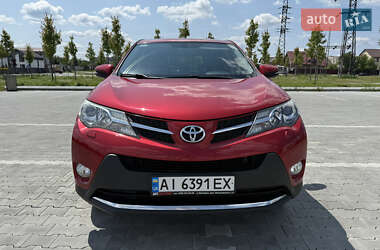 Внедорожник / Кроссовер Toyota RAV4 2015 в 