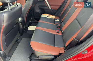 Внедорожник / Кроссовер Toyota RAV4 2015 в 