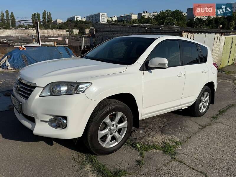 Позашляховик / Кросовер Toyota RAV4 2011 в Харкові