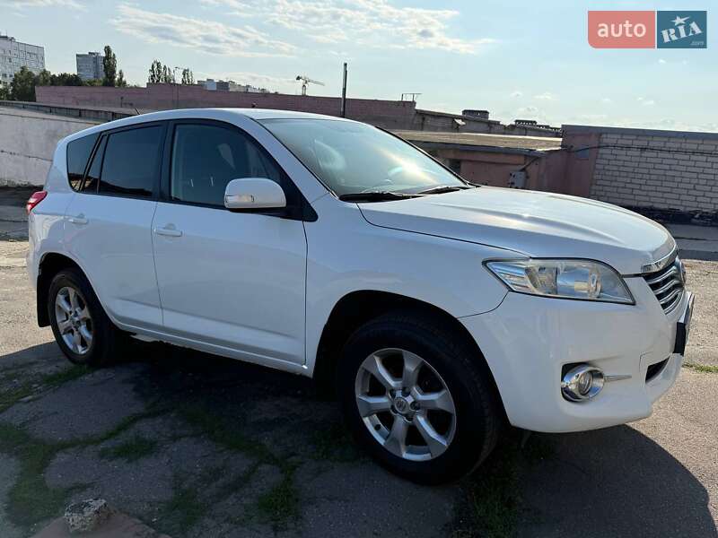 Позашляховик / Кросовер Toyota RAV4 2011 в Харкові