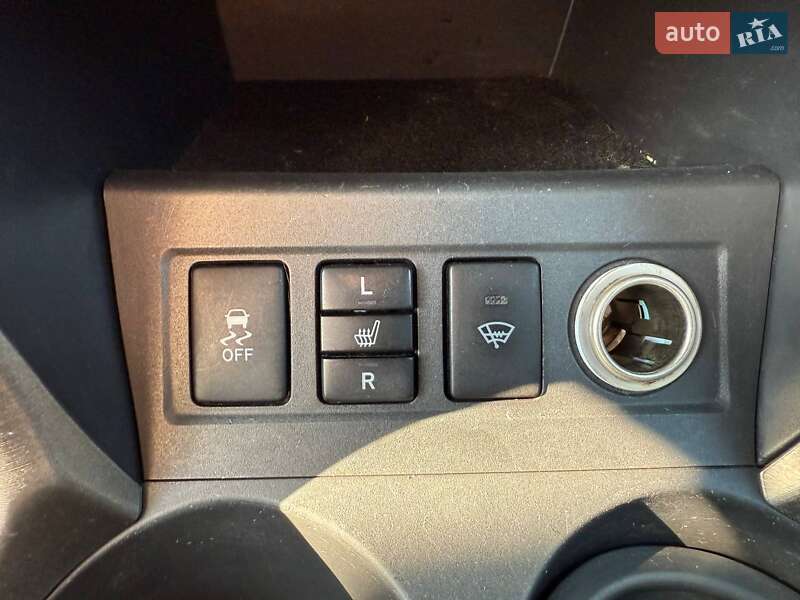 Позашляховик / Кросовер Toyota RAV4 2011 в Харкові