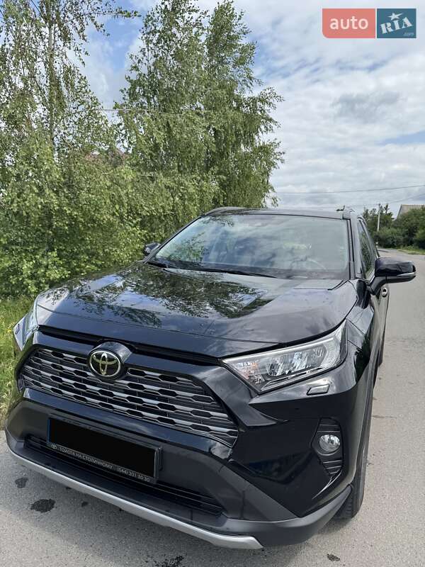 Позашляховик / Кросовер Toyota RAV4 2021 в Києві фото 3 Позашляховик / Кросовер Toyota RAV4 2021 в Києві