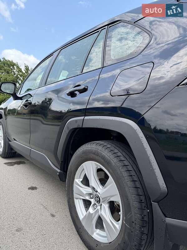 Позашляховик / Кросовер Toyota RAV4 2021 в Києві фото 16 Позашляховик / Кросовер Toyota RAV4 2021 в Києві