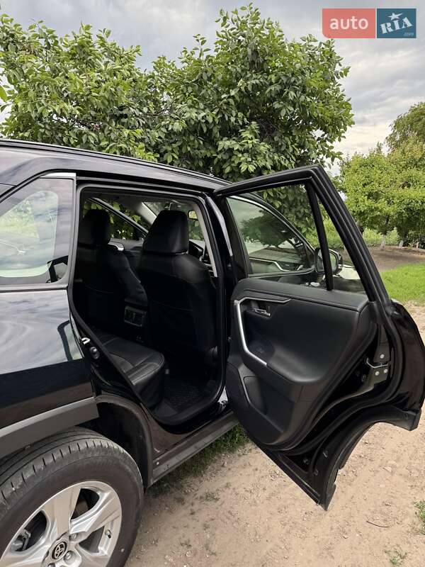 Позашляховик / Кросовер Toyota RAV4 2021 в Києві фото 59 Позашляховик / Кросовер Toyota RAV4 2021 в Києві