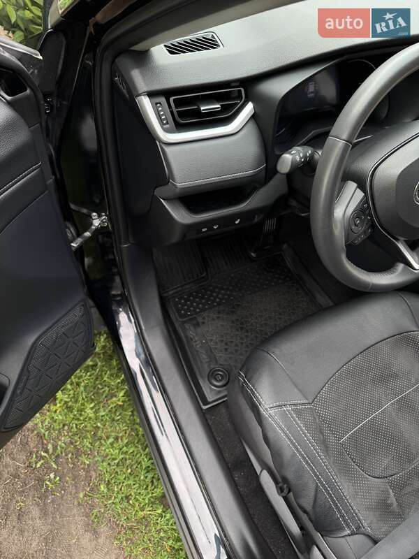 Позашляховик / Кросовер Toyota RAV4 2021 в Києві фото 68 Позашляховик / Кросовер Toyota RAV4 2021 в Києві