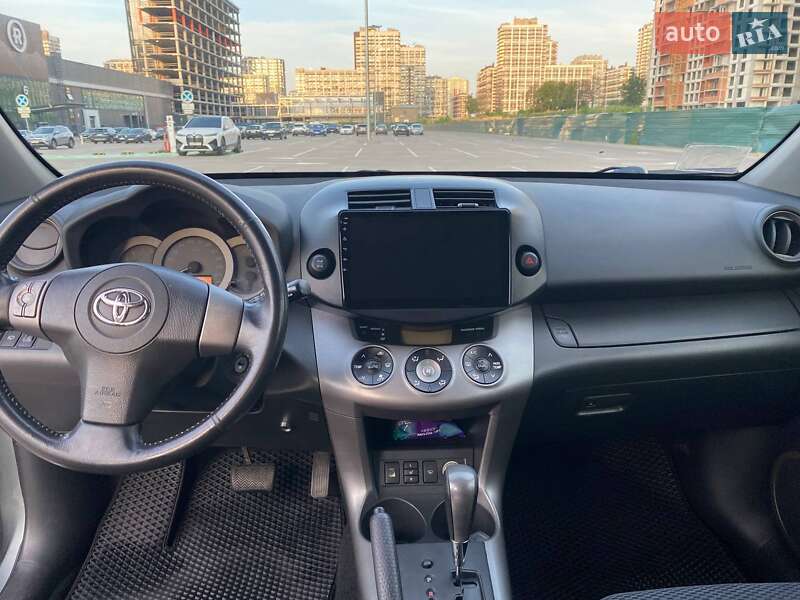 Внедорожник / Кроссовер Toyota RAV4 2006 в Киеве
