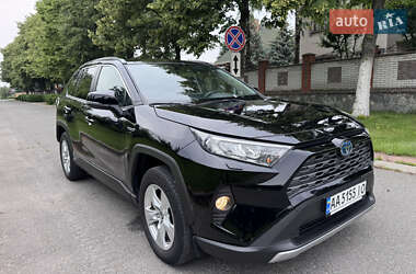 Позашляховик / Кросовер Toyota RAV4 2021 в 