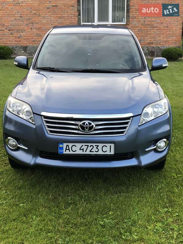 Внедорожник / Кроссовер Toyota RAV4 2011 в Ратным