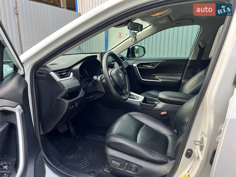 Внедорожник / Кроссовер Toyota RAV4 2021 в Киеве фото 8 Внедорожник / Кроссовер Toyota RAV4 2021 в Киеве