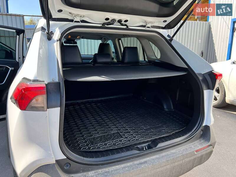 Внедорожник / Кроссовер Toyota RAV4 2021 в Киеве фото 12 Внедорожник / Кроссовер Toyota RAV4 2021 в Киеве