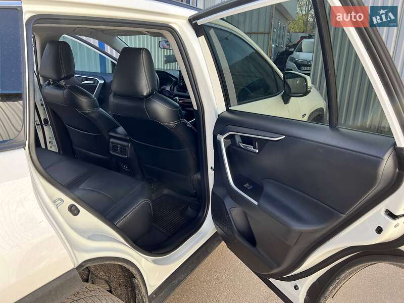 Внедорожник / Кроссовер Toyota RAV4 2021 в Киеве фото 15 Внедорожник / Кроссовер Toyota RAV4 2021 в Киеве