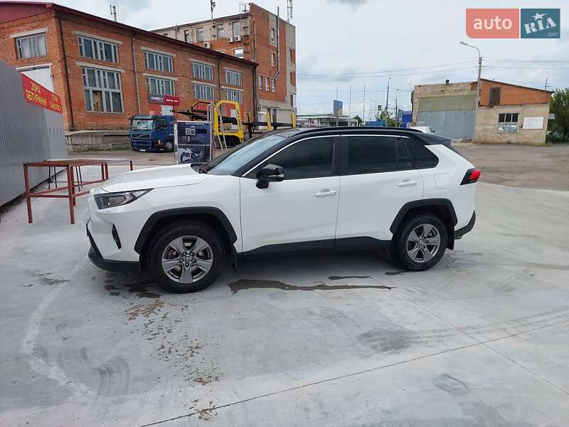 Внедорожник / Кроссовер Toyota RAV4 2022 в Сумах
