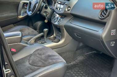 Внедорожник / Кроссовер Toyota RAV4 2011 в 