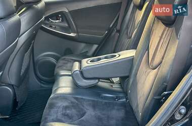 Внедорожник / Кроссовер Toyota RAV4 2011 в 