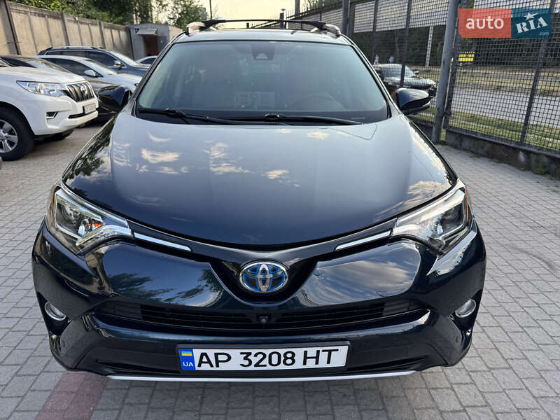 Позашляховик / Кросовер Toyota RAV4 2017 в Запоріжжі