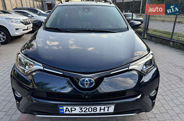 Внедорожник / Кроссовер Toyota RAV4 2017 в 