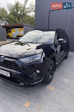 Внедорожник / Кроссовер Toyota RAV4 2020 в 