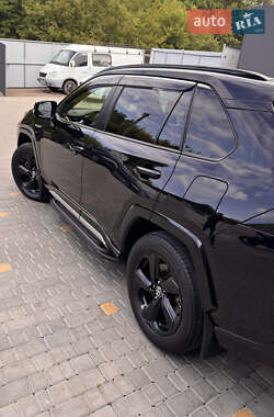 Внедорожник / Кроссовер Toyota RAV4 2020 в 