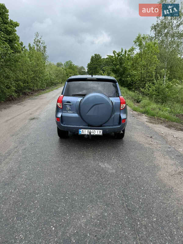 Позашляховик / Кросовер Toyota RAV4 2007 в Звягелі