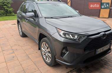 Позашляховик / Кросовер Toyota RAV4 2021 в Києві