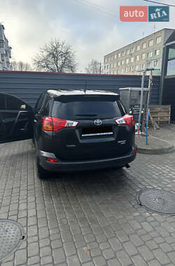 Внедорожник / Кроссовер Toyota RAV4 2013 в 