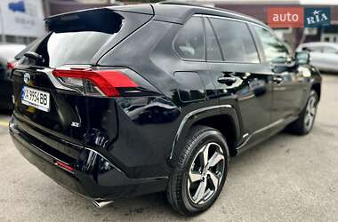 Внедорожник / Кроссовер Toyota RAV4 2023 в 