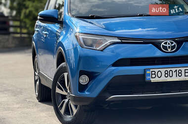 Позашляховик / Кросовер Toyota RAV4 2016 в Тернополі