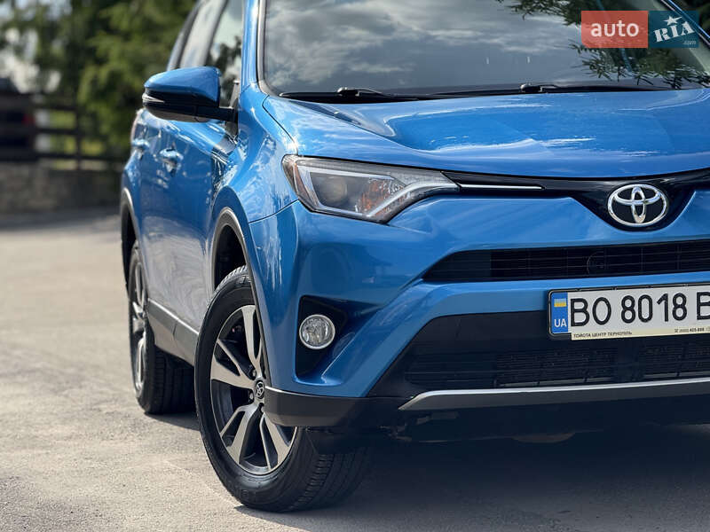 Внедорожник / Кроссовер Toyota RAV4 2016 в Тернополе