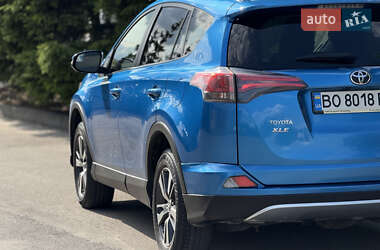 Позашляховик / Кросовер Toyota RAV4 2016 в Тернополі