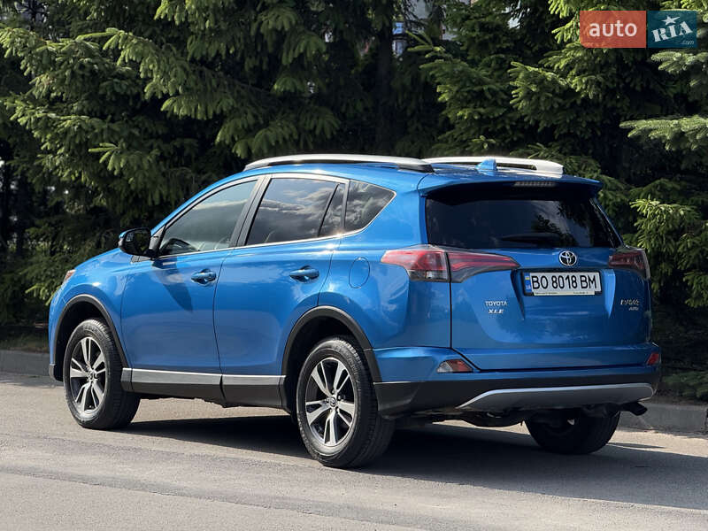 Внедорожник / Кроссовер Toyota RAV4 2016 в Тернополе