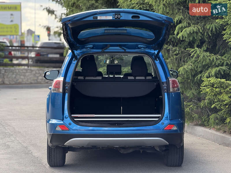Внедорожник / Кроссовер Toyota RAV4 2016 в Тернополе