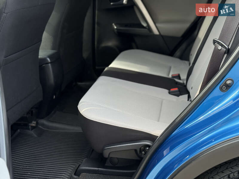 Внедорожник / Кроссовер Toyota RAV4 2016 в Тернополе
